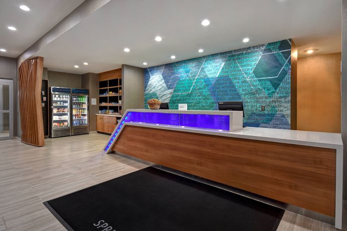 Imagen de los interiores del Hotel SpringHill Suites by Marriott Holland. Foto 16