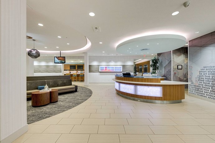 Imagen de los interiores del Hotel SpringHill Suites by Marriott Houston The Woodlands. Foto 16