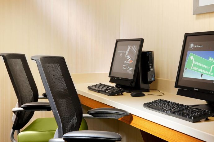 Imagen de los interiores del Hotel SpringHill Suites by Marriott Houston The Woodlands. Foto 19