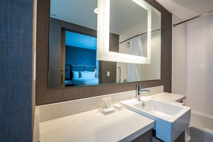 Imagen de la habitación del Hotel SpringHill Suites by Marriott Kenosha. Foto 6