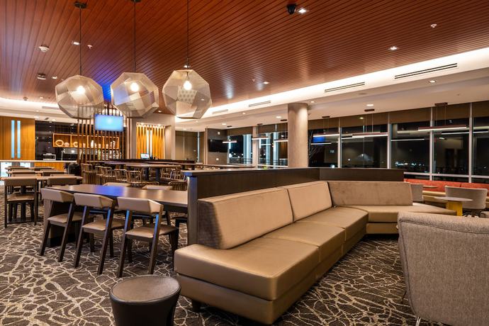 Imagen del bar/restaurante del Hotel SpringHill Suites by Marriott Kenosha. Foto 2