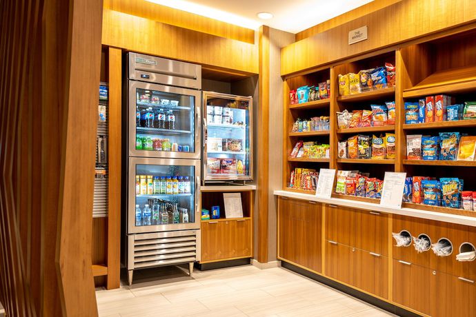 Imagen de los interiores del Hotel SpringHill Suites by Marriott Kenosha. Foto 18