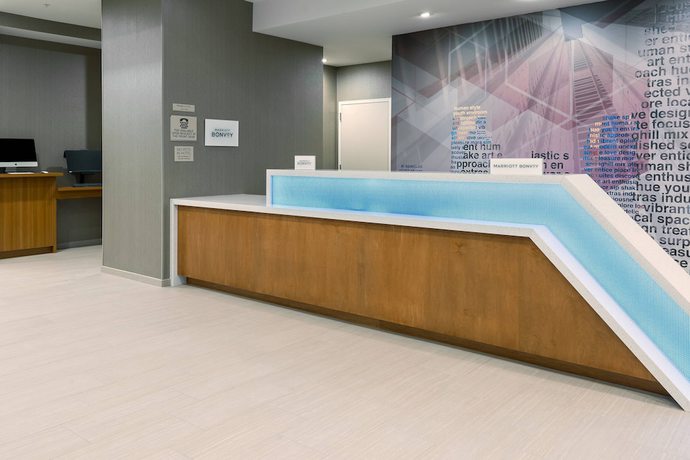 Imagen de los interiores del Hotel SpringHill Suites by Marriott Lakeland. Foto 19