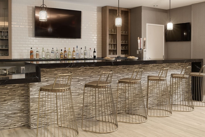 Imagen del bar/restaurante del Hotel SpringHill Suites by Marriott Lindale. Foto 2