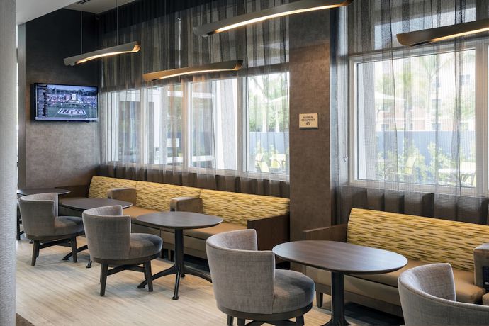 Imagen de los interiores del Hotel SpringHill Suites by Marriott Miami Doral. Foto 18