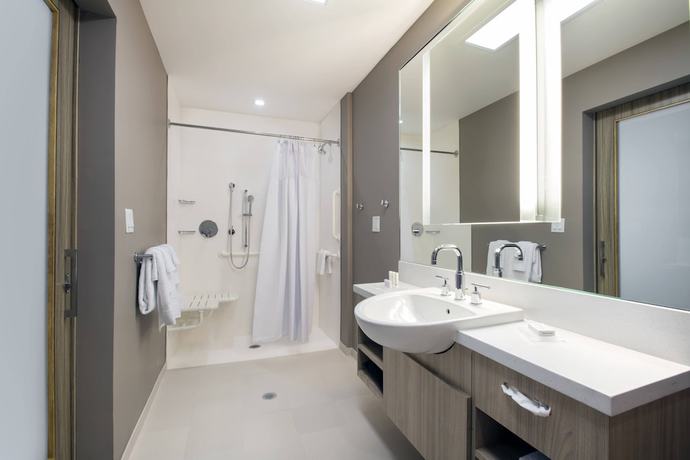Imagen de la habitación del Hotel SpringHill Suites by Marriott Miami Doral. Foto 15