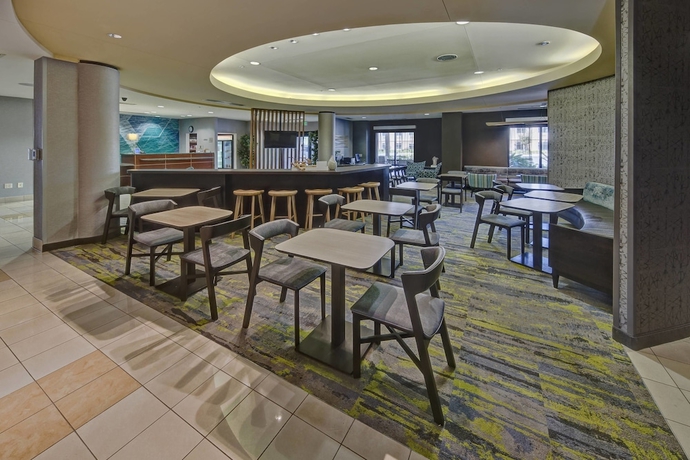 Imagen de los interiores del Hotel SpringHill Suites by Marriott Naples. Foto 18