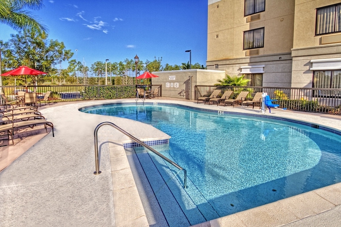 Imagen de la piscina del Hotel SpringHill Suites by Marriott Naples. Foto 19