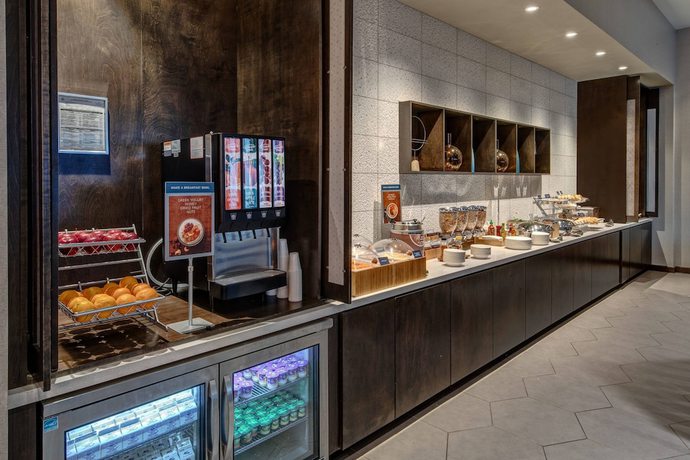 Imagen de los interiores del Hotel SpringHill Suites by Marriott Nashville Brentwood. Foto 14