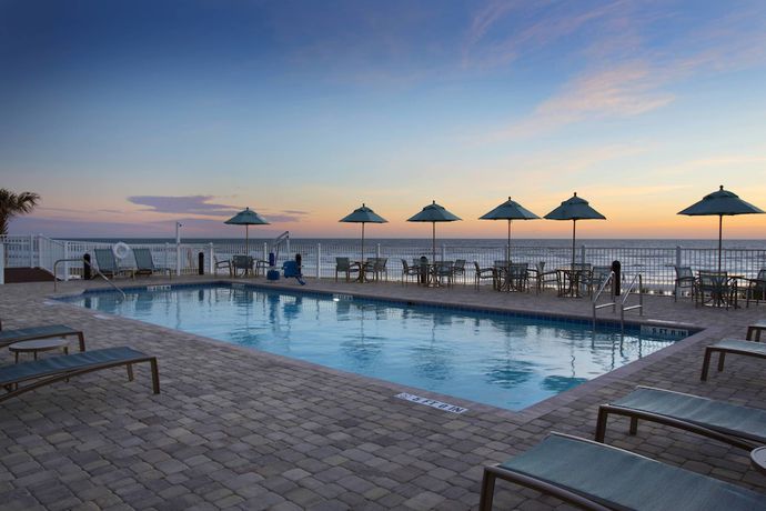 Imagen de la piscina del Hotel SpringHill Suites by Marriott New Smyrna Beach. Foto 13