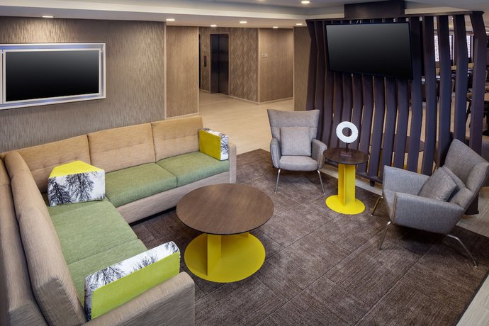 Imagen del bar/restaurante del Hotel SpringHill Suites by Marriott New York JFK Airport/Jamaica. Foto 3