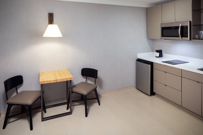 Imagen de la habitación del Hotel SpringHill Suites by Marriott New York JFK Airport/Jamaica. Foto 16