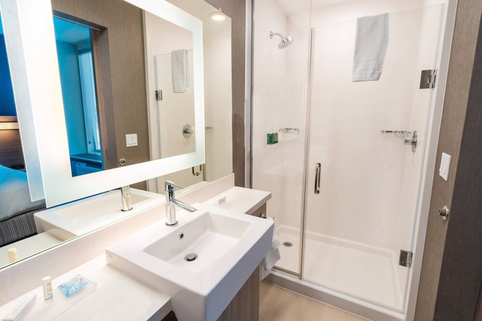 Imagen de la habitación del Hotel SpringHill Suites by Marriott Newark Fremont. Foto 6
