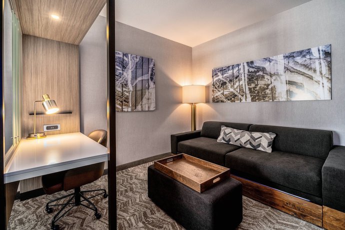 Imagen de la habitación del Hotel SpringHill Suites by Marriott Oakland Airport. Foto 11