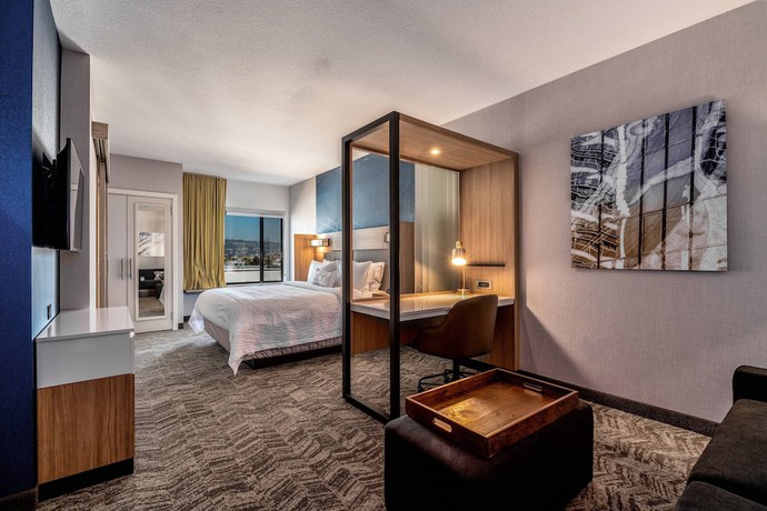 Imagen de la habitación del Hotel SpringHill Suites by Marriott Oakland Airport. Foto 14