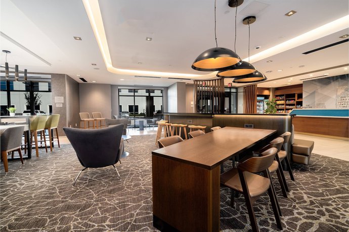 Imagen de los interiores del Hotel SpringHill Suites by Marriott Oakland Airport. Foto 17