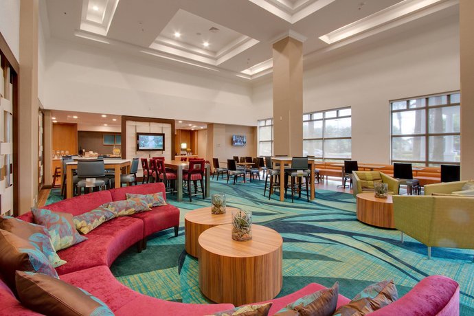 Imagen de los interiores del Hotel SpringHill Suites by Marriott Orlando Lake Buena Vista South. Foto 17