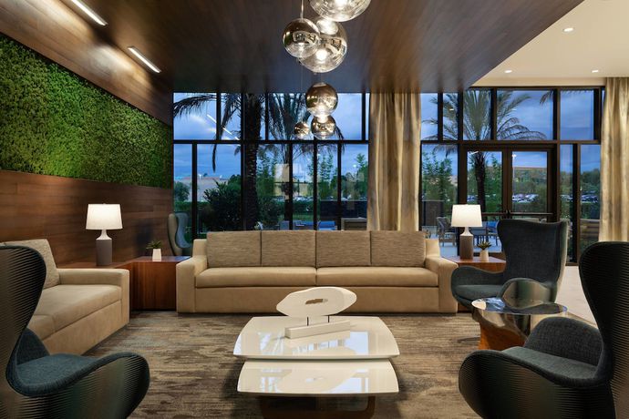 Imagen de los interiores del Hotel SpringHill Suites by Marriott Orlando at Millenia. Foto 14
