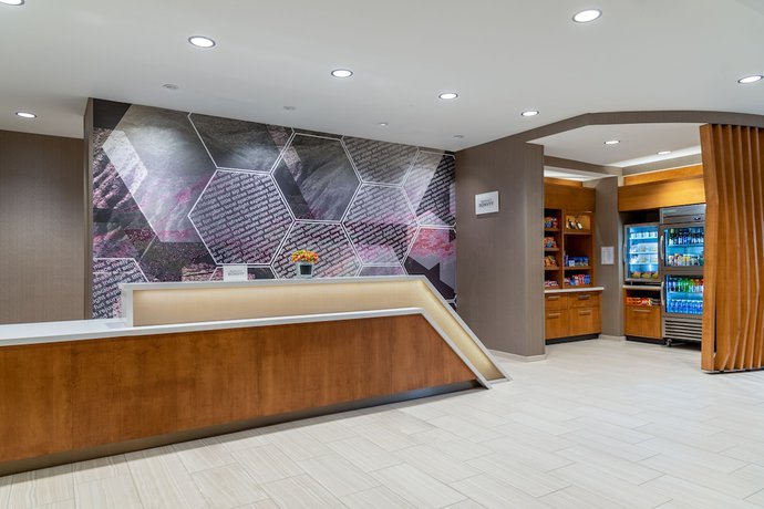 Imagen de los interiores del Hotel SpringHill Suites by Marriott Overland Park Leawood. Foto 17
