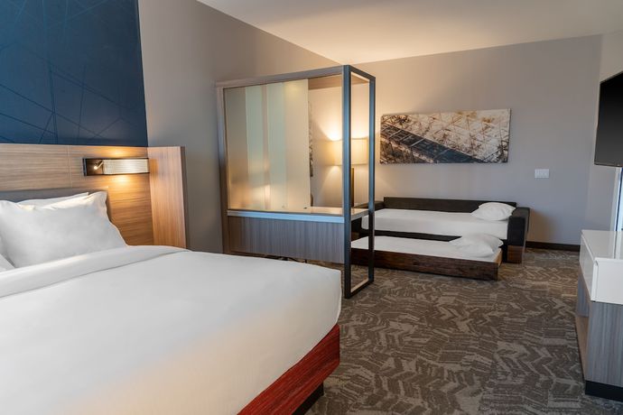 Imagen de la habitación del Hotel SpringHill Suites by Marriott Overland Park Leawood. Foto 5