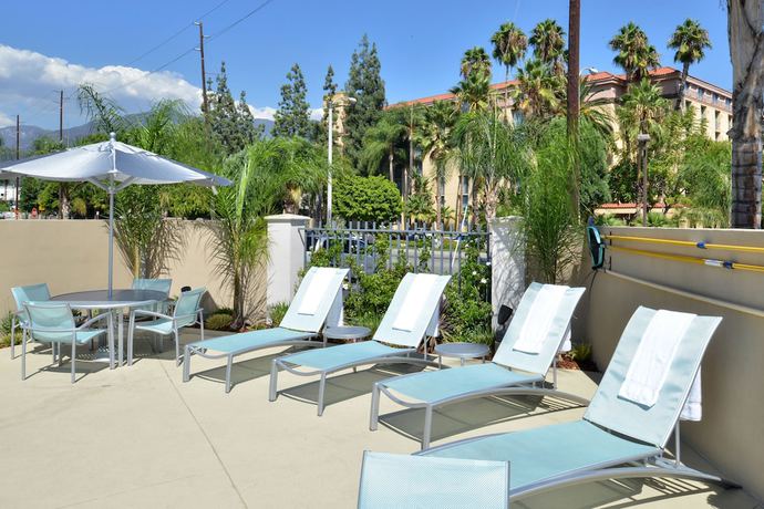 Imagen de la piscina del Hotel SpringHill Suites by Marriott Pasadena / Arcadia. Foto 19