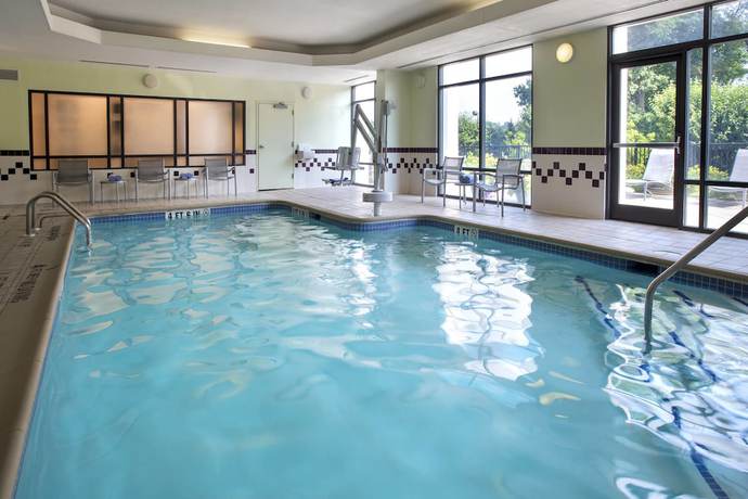 Imagen de la piscina del Hotel SpringHill Suites by Marriott Philadelphia Plymouth Meeting. Foto 7