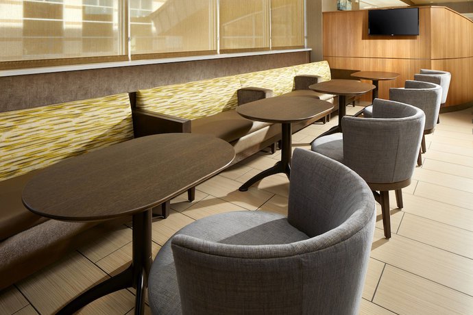 Imagen del bar/restaurante del Hotel SpringHill Suites by Marriott Pittsburgh Bakery Square. Foto 2