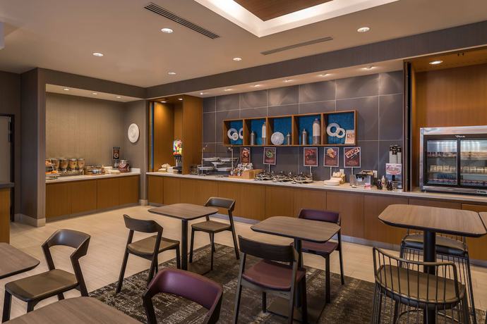 Imagen del bar/restaurante del Hotel SpringHill Suites by Marriott Reno. Foto 7