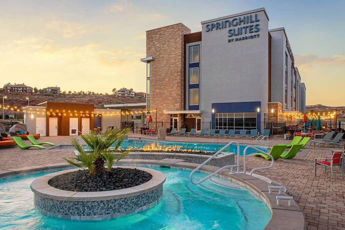 Imagen de la piscina del Hotel SpringHill Suites by Marriott St. George Washington. Foto 20