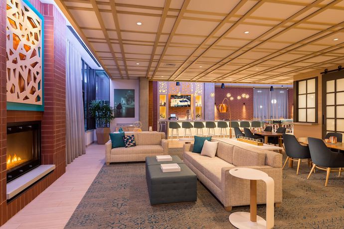 Imagen del bar/restaurante del Hotel SpringHill Suites by Marriott St. Paul Downtown. Foto 2