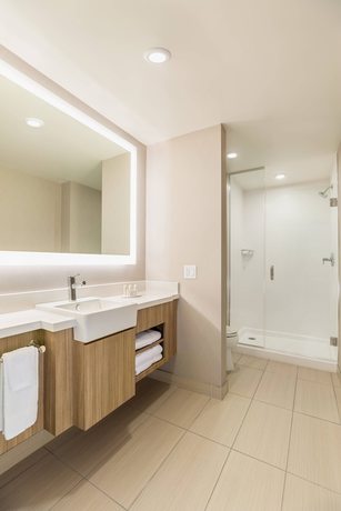 Imagen de la habitación del Hotel SpringHill Suites by Marriott St. Paul Downtown. Foto 11