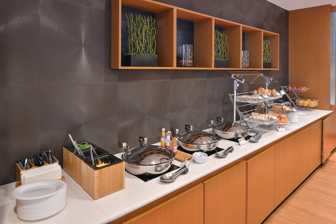 Imagen del bar/restaurante del Hotel SpringHill Suites by Marriott Voorhees Mt. Laurel/Cherry Hill. Foto 10