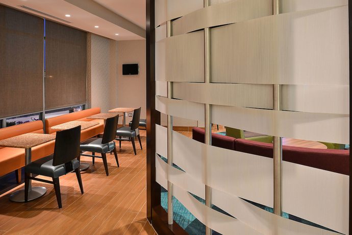 Imagen del bar/restaurante del Hotel SpringHill Suites by Marriott Voorhees Mt. Laurel/Cherry Hill. Foto 12