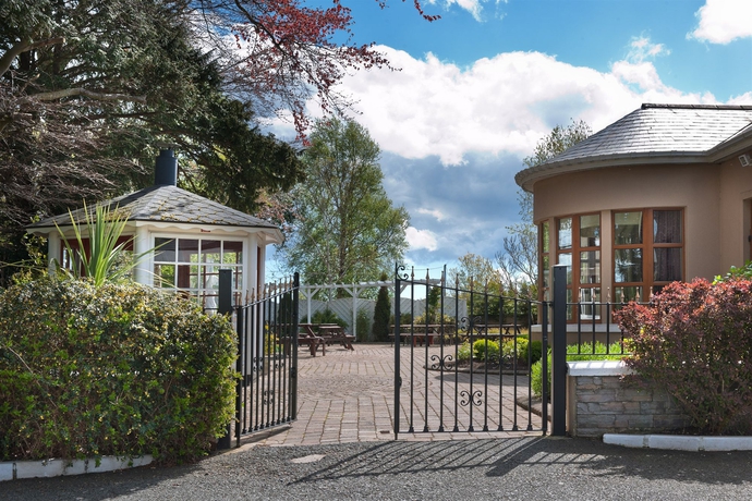 Imagen de los exteriores del Hotel Springfield. Foto 12