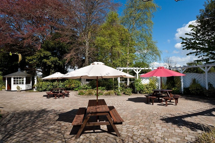 Imagen de los exteriores del Hotel Springfield. Foto 13