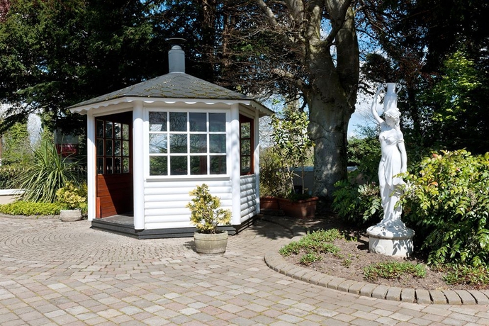 Imagen de los exteriores del Hotel Springfield. Foto 14