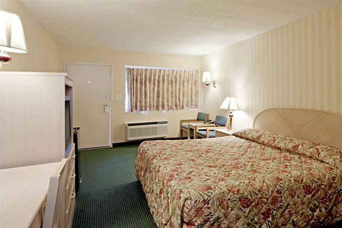 Imagen de los interiores del Hotel Springfield Inn. Foto 8
