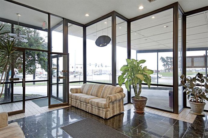 Imagen de los interiores del Hotel Springfield Inn. Foto 9
