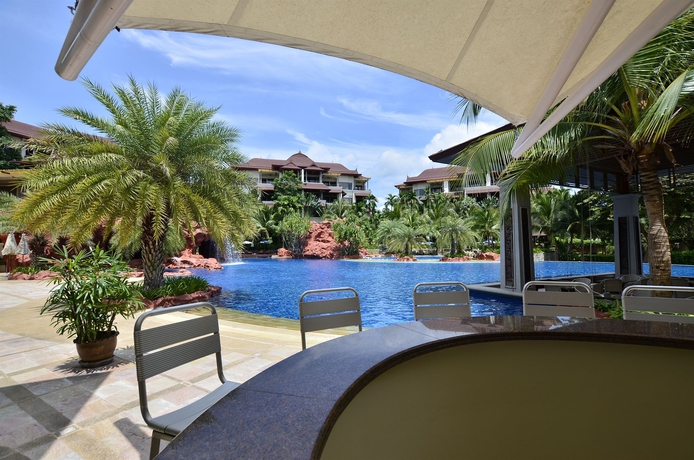 Imagen de la piscina del Hotel Springfield Village Golf and Spa. Foto 15