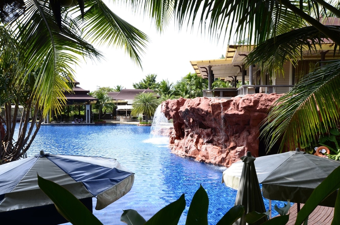 Imagen de la piscina del Hotel Springfield Village Golf and Spa. Foto 16