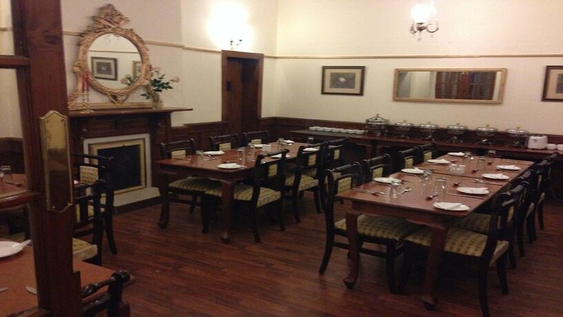 Imagen del bar/restaurante del Hotel Springfields, Shimla. Foto 14
