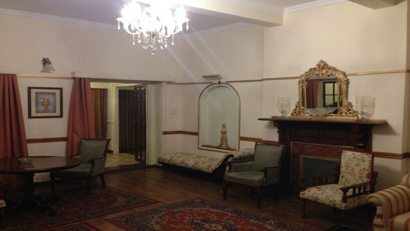 Imagen del bar/restaurante del Hotel Springfields, Shimla. Foto 15