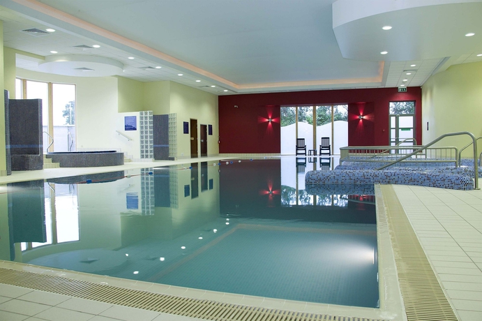 Imagen de la piscina del Hotel Springhill Court. Foto 10