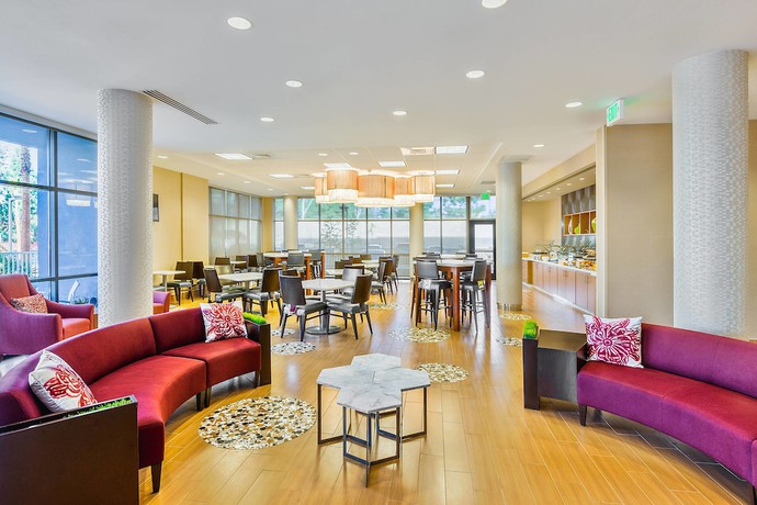 Imagen del bar/restaurante del Hotel Springhill Suites Anaheim Maingate. Foto 2