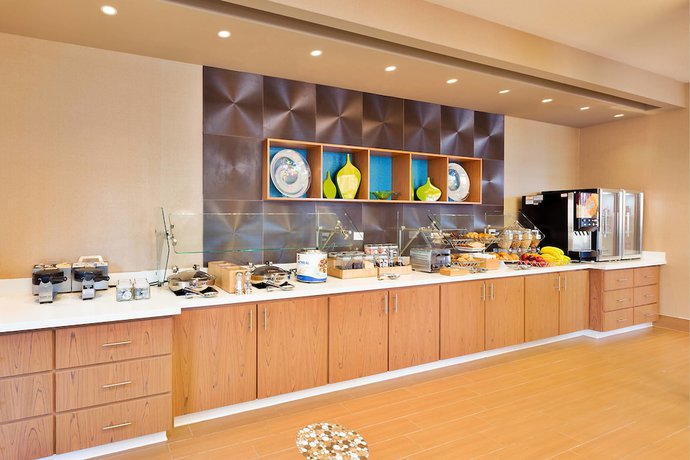 Imagen del bar/restaurante del Hotel Springhill Suites Anaheim Maingate. Foto 7