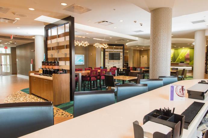 Imagen del bar/restaurante del Hotel Springhill Suites Buffalo Airport. Foto 2