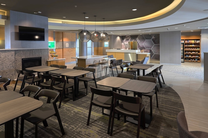 Imagen del bar/restaurante del Hotel Springhill Suites By Marriott Albany-colonie. Foto 2