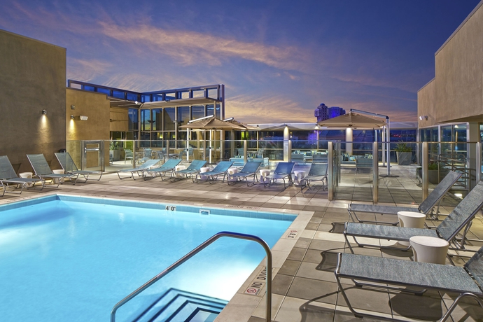 Imagen de la piscina del Hotel Springhill Suites By Marriott At Anaheim Resort/conv. Cntr. Foto 15