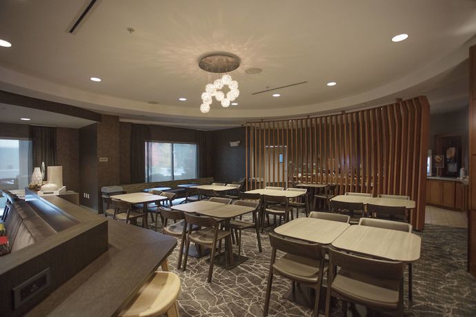 Imagen del bar/restaurante del Hotel Springhill Suites By Marriott Athens West. Foto 2