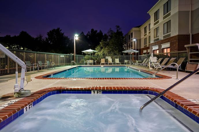 Imagen de la piscina del Hotel Springhill Suites By Marriott Atlanta Kennesaw. Foto 14